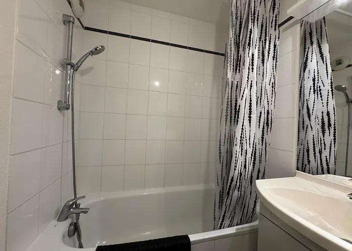 Апартаменты Le Cocoon Des Reservoirs - Parking & Terrace