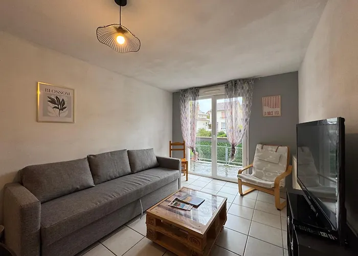 Le Cocoon Des Reservoirs - Parking & Terrace Апартаменты *